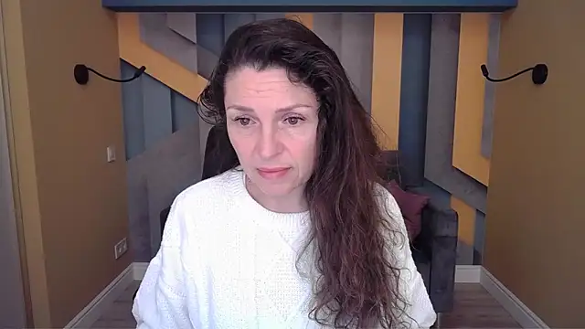 EllaLong online show from 4, 2, 2026