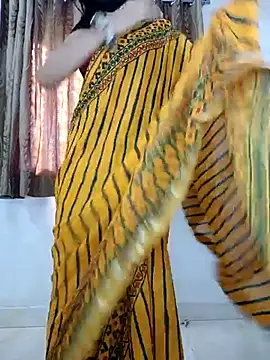 Snapshot of _surbhi_ chatting on 14, 11, 2025 surbhi online show from 14, 11, 2025