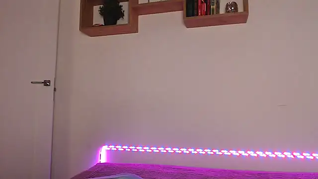 Snapshot of Karolina_love_ chatting on 23, 11, 2025 Karolina love online show from 23, 11, 2025