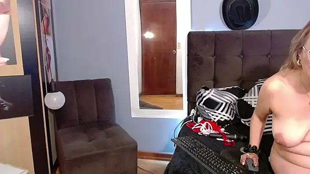 Snapshot of RubyWatson50 chatting on 22, 3, 2025 RubyWatson50 online show from 22, 3, 2025
