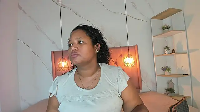 Belle Brunette online show from 5, 12, 2025