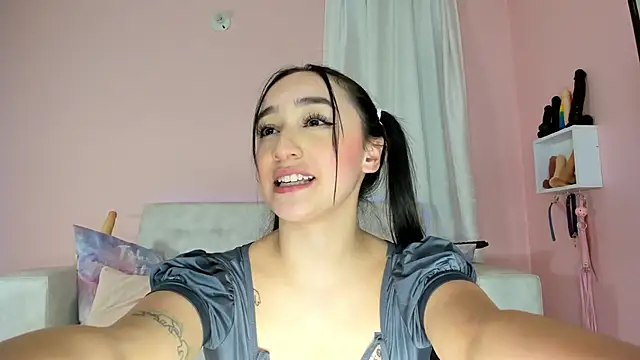 tinysara online show from 27, 2, 2025