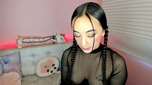 Snapshot of tinysara chatting on 30, 4, 2026 tinysara online show from 30, 4, 2026