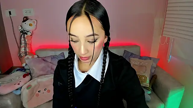 Snapshot of tinysara chatting on 17, 5, 2026 tinysara online show from 17, 5, 2026