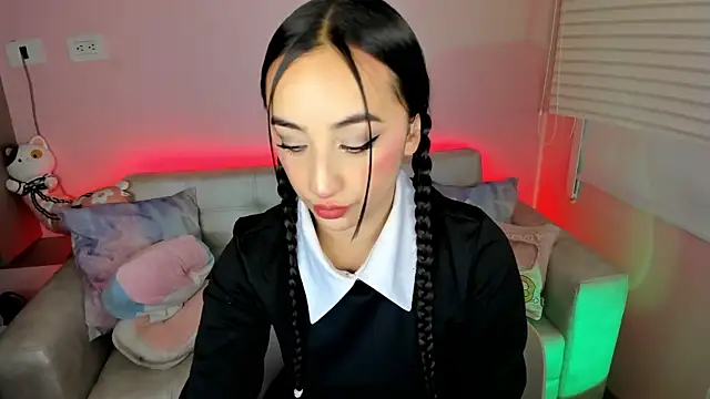 Snapshot of tinysara chatting on 22, 5, 2026 tinysara online show from 22, 5, 2026