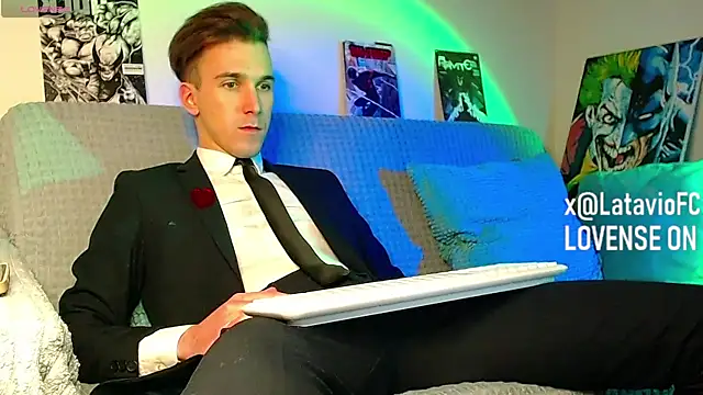 Midnighter  online show from 7, 4, 2026