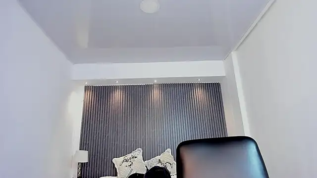 charlottewhitte online show from 13, 4, 2026