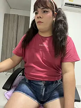 Snapshot of Violetacam_05 chatting on 20, 9, 2025 Violetacam 05 online show from 20, 9, 2025