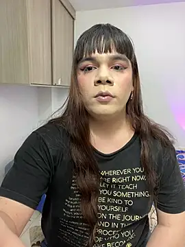 Snapshot of Violetacam_05 chatting on 22, 7, 2026 Violetacam 05 online show from 22, 7, 2026