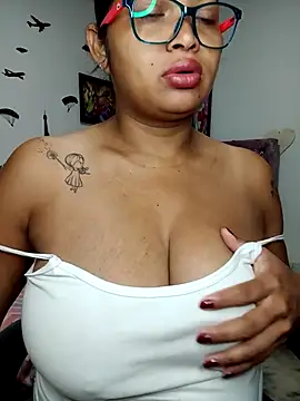 Snapshot of chalohott chatting on 15, 6, 2026 chalohott online show from 15, 6, 2026