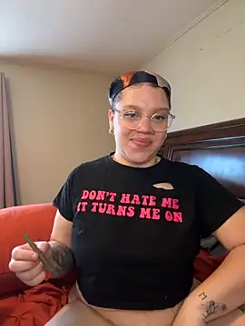 QueenNuttCollector online show from 9, 9, 2025