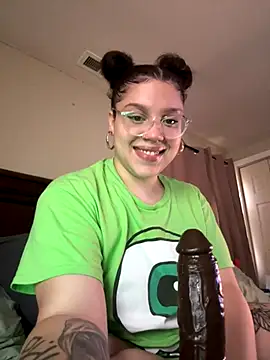 QueenNuttCollector online show from 12, 11, 2025