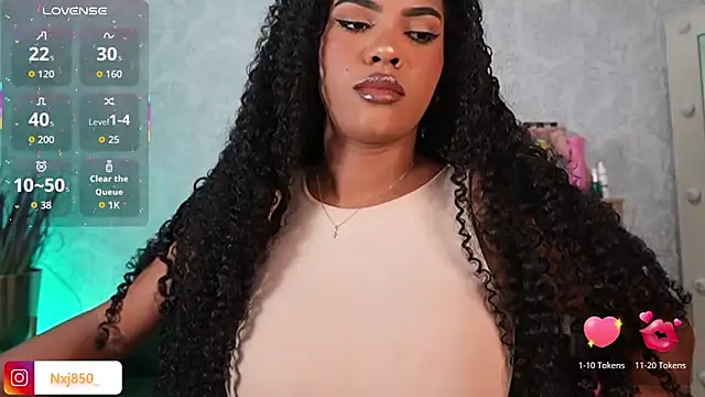 HOTBLACKANDWHITE2 online show from 9, 3, 2026