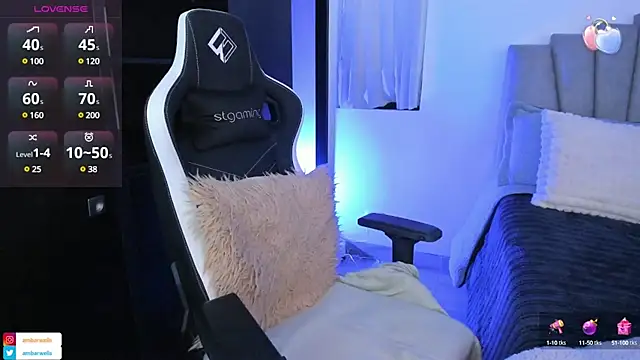 ambar-wells online show from 6, 1, 2025