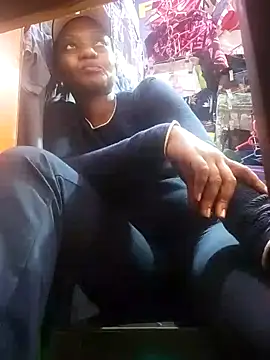 Snapshot of Hailey_BaileyXYZ chatting on 15, 2, 2025 Hailey BaileyXYZ online show from 15, 2, 2025