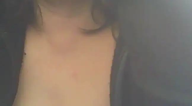 Snapshot of deluxpussy chatting on 4, 3, 2025 deluxpussy online show from 4, 3, 2025