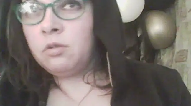 Snapshot of deluxpussy chatting on 4, 3, 2025 deluxpussy online show from 4, 3, 2025
