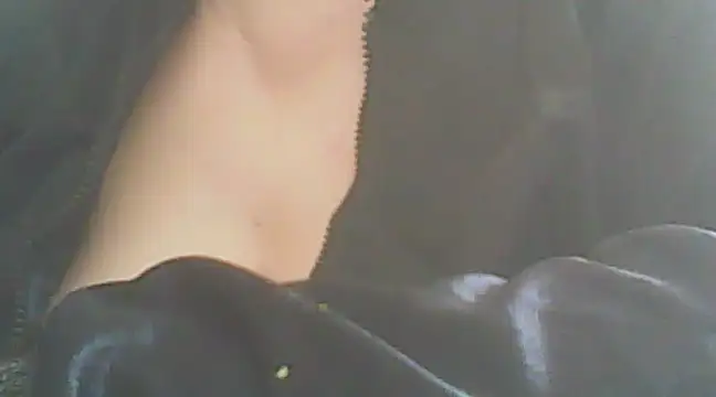 Snapshot of deluxpussy chatting on 12, 3, 2025 deluxpussy online show from 12, 3, 2025