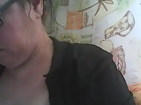 Snapshot of deluxpussy chatting on 12, 9, 2025 deluxpussy online show from 12, 9, 2025