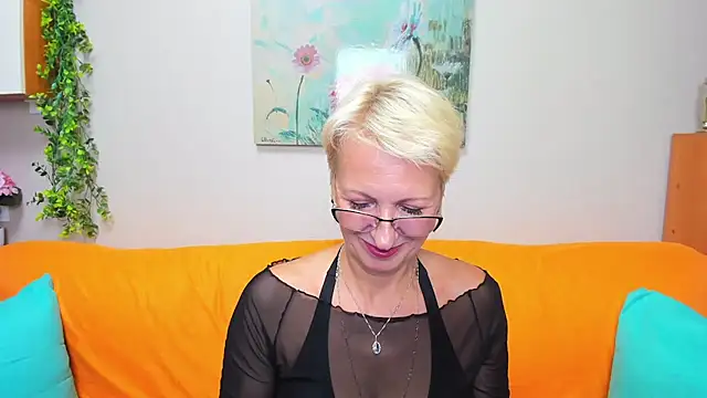 iamyourdream89 online show from 9, 9, 2025