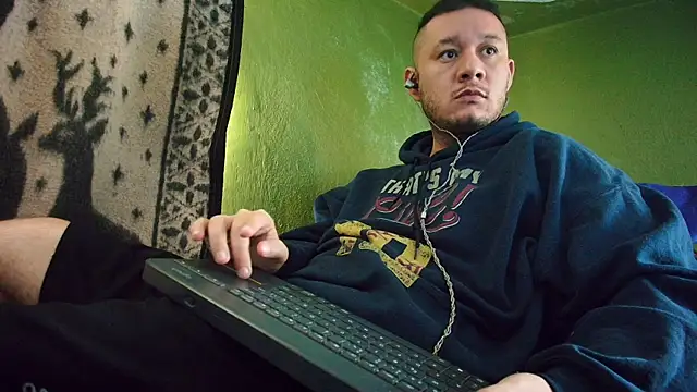 sweet cock28 online show from 17, 1, 2025