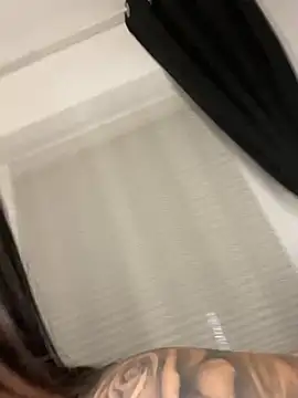 Mia-Bremer online show from 2, 1, 2025