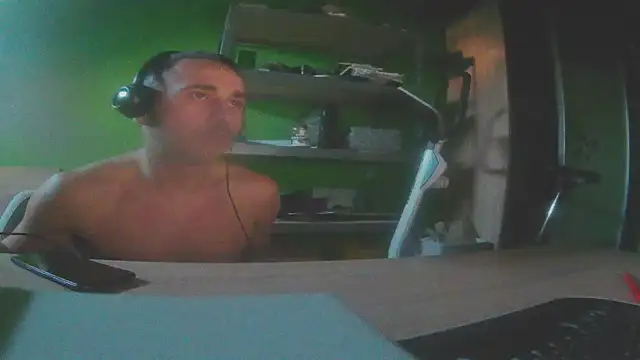 Snapshot of capoloveu chatting on 3, 3, 2025 capoloveu online show from 3, 3, 2025