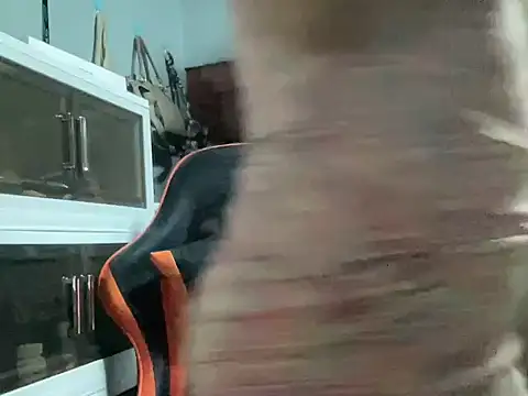 Snapshot of UrLove_Marga chatting on 25, 10, 2025 UrLove Marga online show from 25, 10, 2025