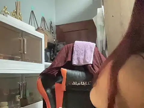 Snapshot of UrLove_Marga chatting on 17, 11, 2025 UrLove Marga online show from 17, 11, 2025