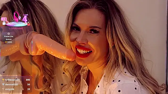 Snapshot of SashaAllford chatting on 5, 3, 2025 SashaAllford online show from 5, 3, 2025