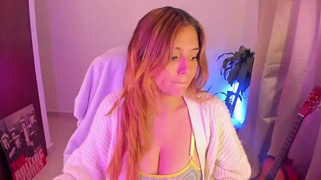 Snapshot of samantha_cherry chatting on 21, 1, 2025 samantha cherry online show from 21, 1, 2025