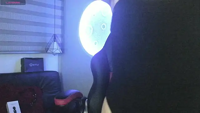 natasha logan  online show from 17, 10, 2025