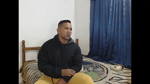 Snapshot of lover_1994 chatting on 2, 10, 2025 lover 1994 online show from 2, 10, 2025