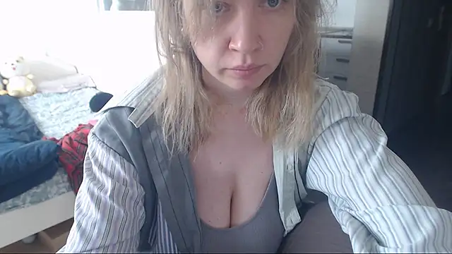 amanda kiss kiss online show from 17, 2, 2025