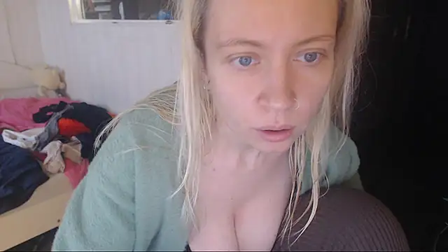 amanda kiss kiss online show from 28, 11, 2025