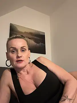 Daryyna online show from 2, 10, 2025