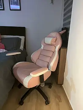 crystal bunny7 online show from 4, 12, 2024