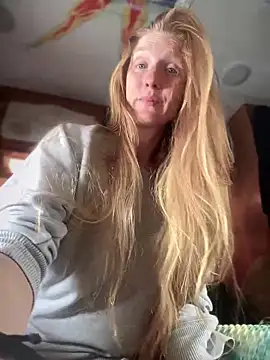 GoldenFlameGoddess online show from 5, 3, 2025