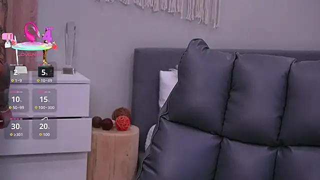 Molly Jons online show from 26, 11, 2025