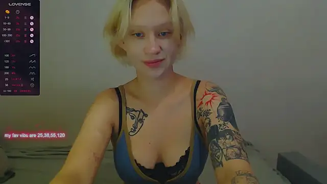 Snapshot of amelia_lye chatting on 12, 9, 2025 amelia lye online show from 12, 9, 2025
