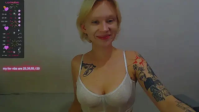 Snapshot of amelia_lye chatting on 13, 9, 2025 amelia lye online show from 13, 9, 2025