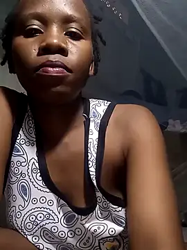 Snapshot of Queentesi chatting on 2, 2, 2025 Queentesi online show from 2, 2, 2025