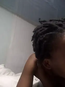 Snapshot of Queentesi chatting on 25, 2, 2025 Queentesi online show from 25, 2, 2025