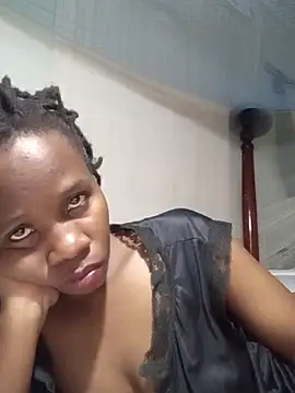 Snapshot of Queentesi chatting on 28, 2, 2025 Queentesi online show from 28, 2, 2025