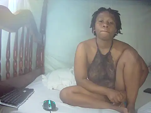 Snapshot of Queentesi chatting on 16, 9, 2025 Queentesi online show from 16, 9, 2025