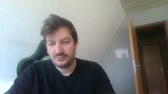 Snapshot of Golffahrer1982 chatting on 29, 10, 2025 Golffahrer1982 online show from 29, 10, 2025