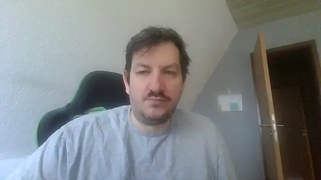 Snapshot of Golffahrer1982 chatting on 30, 10, 2025 Golffahrer1982 online show from 30, 10, 2025