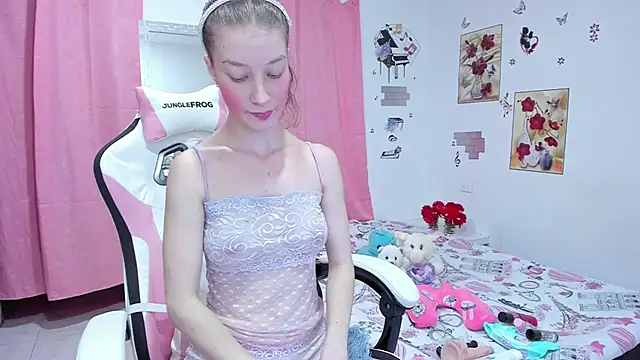 Snapshot of MiiaVolkova chatting on 12, 1, 2025 MiiaVolkova online show from 12, 1, 2025