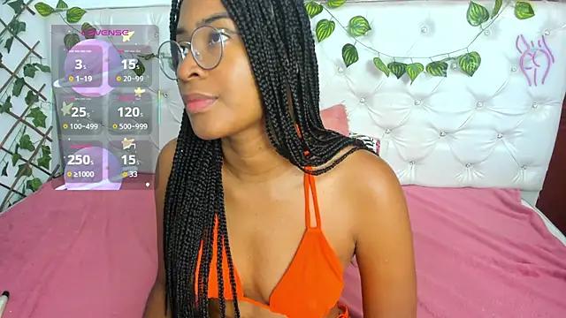 Snapshot of Andrea_Williams24 chatting on 14, 11, 2025 Andrea Williams24 online show from 14, 11, 2025