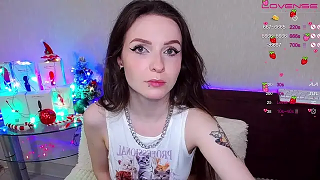 Snapshot of AlienBaby_ chatting on 12, 12, 2024 AlienBaby online show from 12, 12, 2024